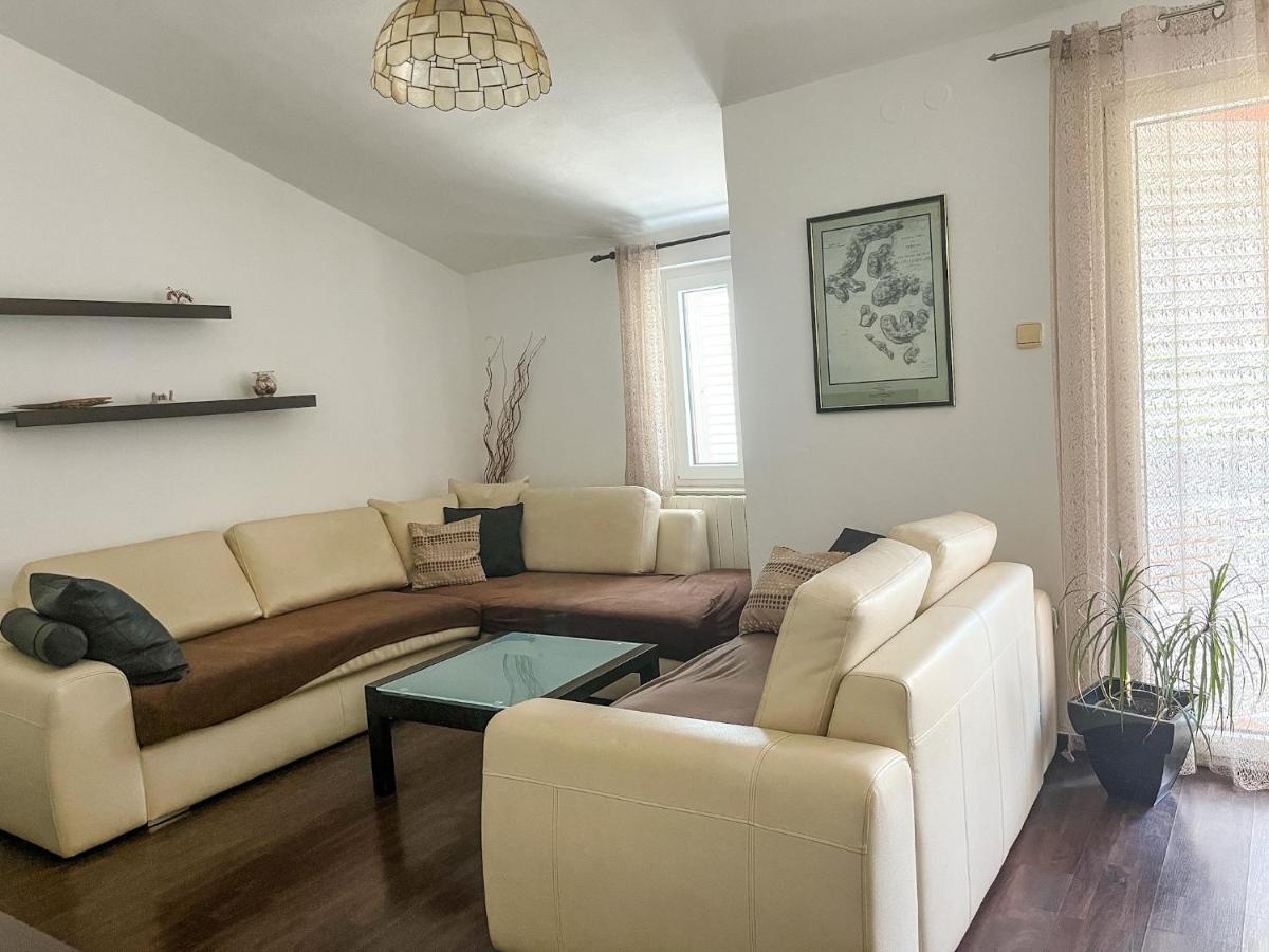 Apartment Lidija Banjole Buitenkant foto